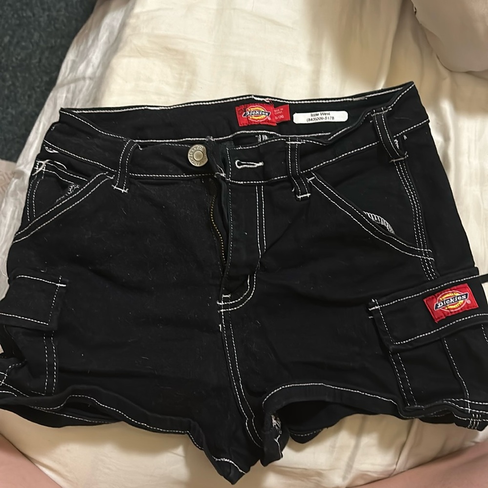 Dickies cargo shorts! Super cute,great condition just need to be ironed